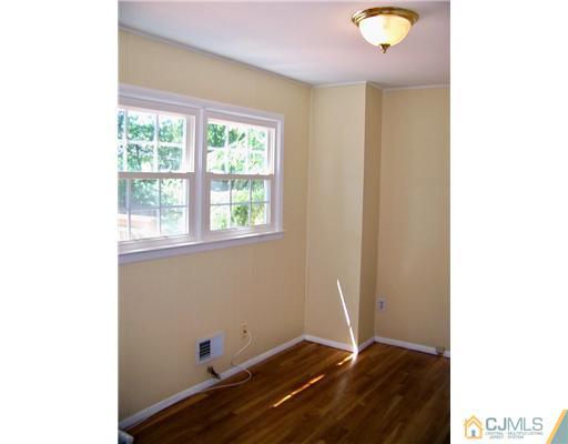 16 Clearview Road East Brunswick, NJ 08816 - Photo 10 of 25 Gallery Image 10