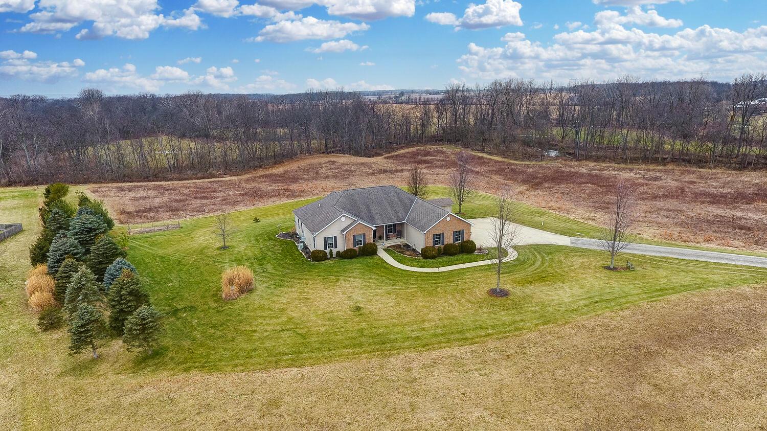24975 Lunda Road Raymond, OH 43067 - Photo 3 of 54 50032631-002_web