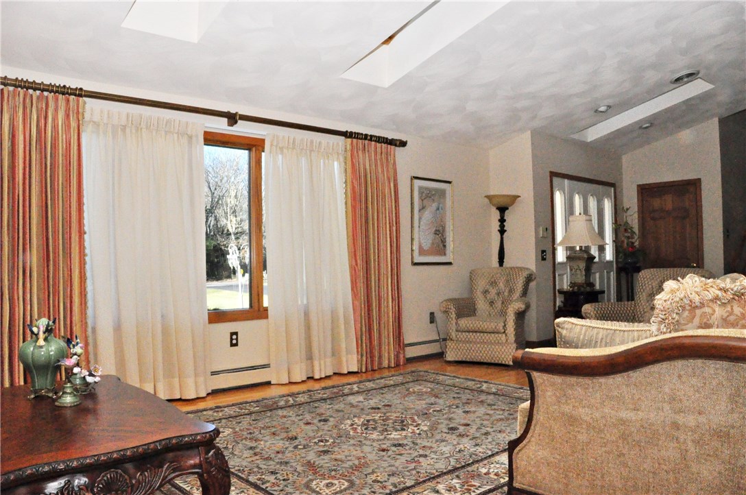 831 Seven Mile Road Cranston, RI 02823 - Photo 13 of 18