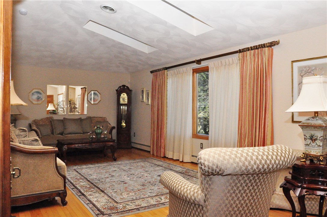 831 Seven Mile Road Cranston, RI 02823 - Photo 14 of 18
