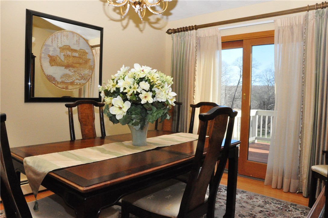 831 Seven Mile Road Cranston, RI 02823 - Photo 5 of 18