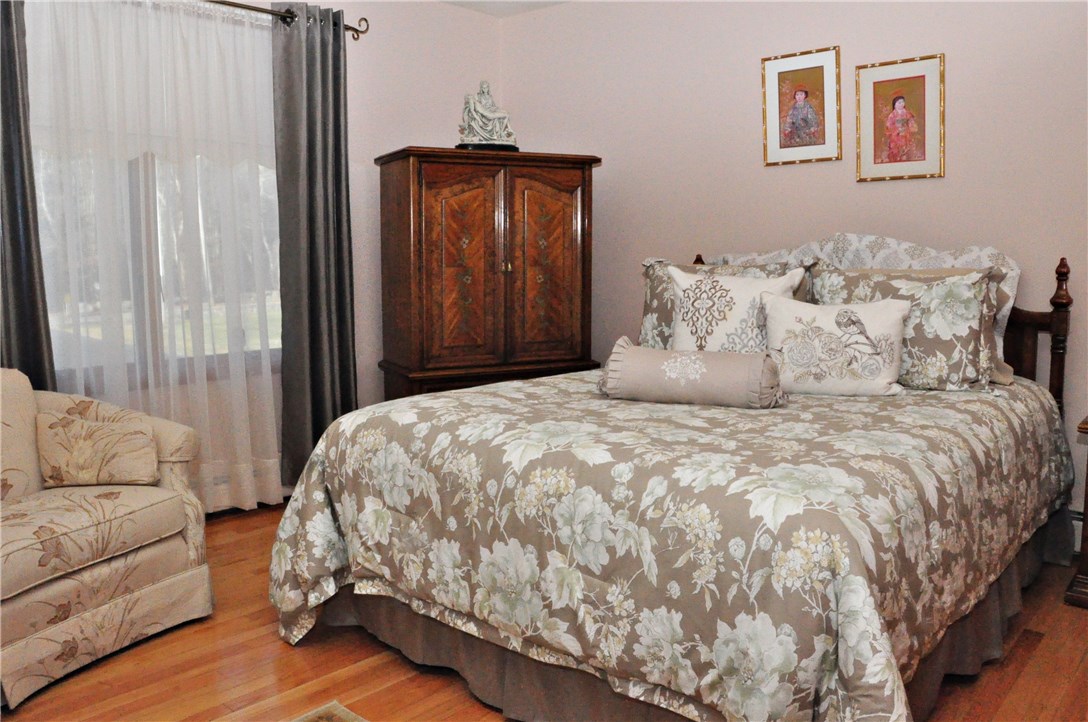 831 Seven Mile Road Cranston, RI 02823 - Photo 8 of 18