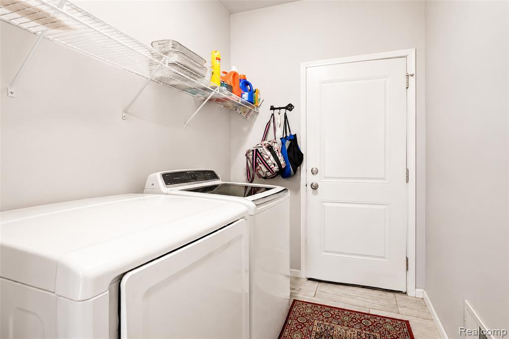 50873 North Scarborough Road Canton, MI 48188 - Photo 12 of 33