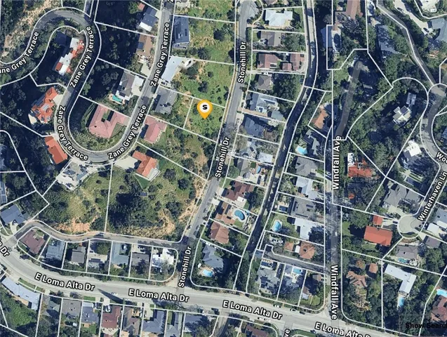 a view of a multi story building