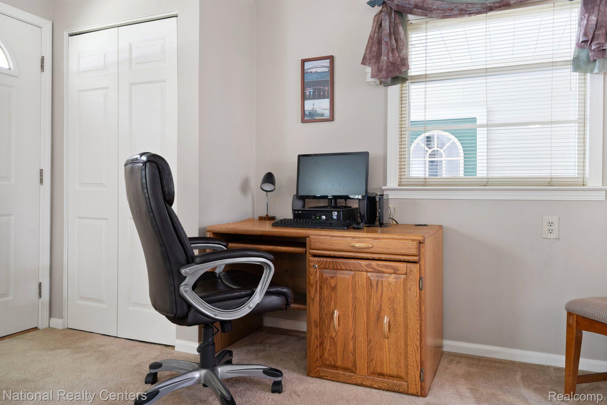 4069 Yankee Road St. Clair, MI 48079 - Photo 13 of 44 Office area
