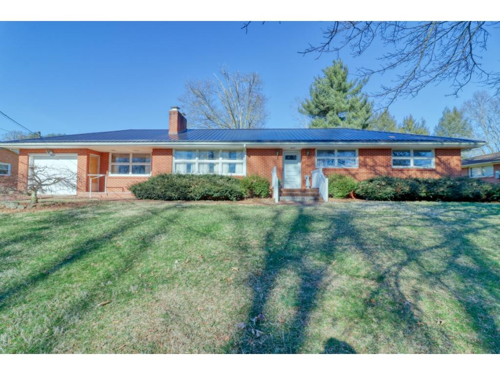 257 Dumfries Road Bristol, TN 37620 - Photo 1 of 20 Photo 1