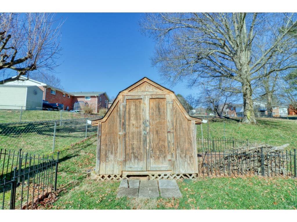 257 Dumfries Road Bristol, TN 37620 - Photo 18 of 20 Photo 18