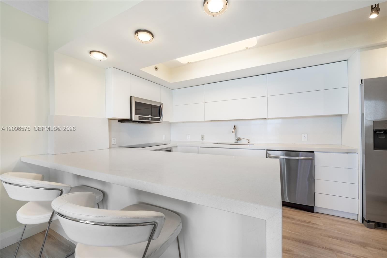 1330 Ocean Drive, Unit R5D Miami Beach, FL 33139 - Photo 10 of 27 Gallery Image 10