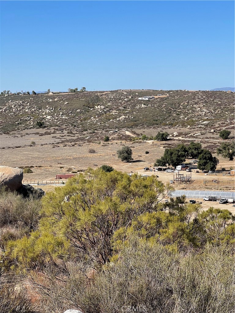 1718 Milpas Road Hemet, CA 92544 - Photo 5 of 18 View of parcel from building pad.
