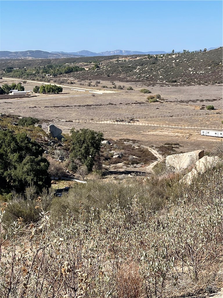 1718 Milpas Road Hemet, CA 92544 - Photo 9 of 18 View of parcel from building pad.