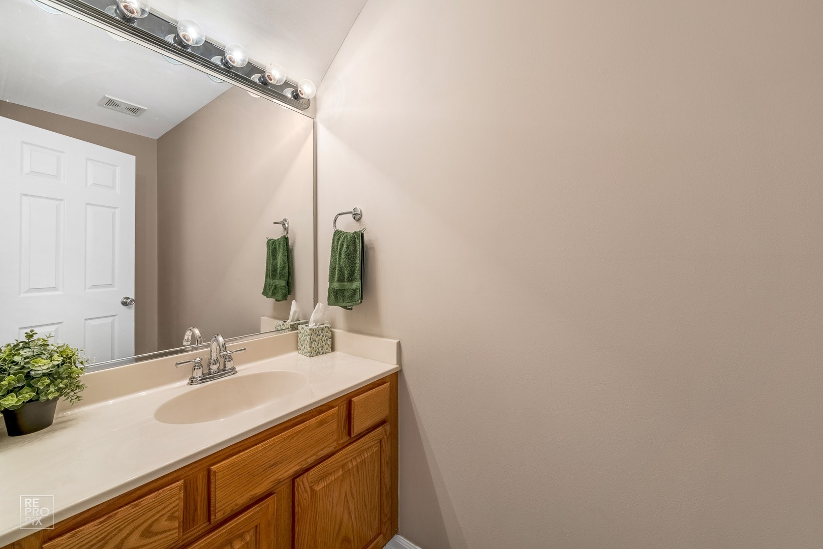 8126 Ripple Ridge Darien, IL 60561 - Photo 11 of 14