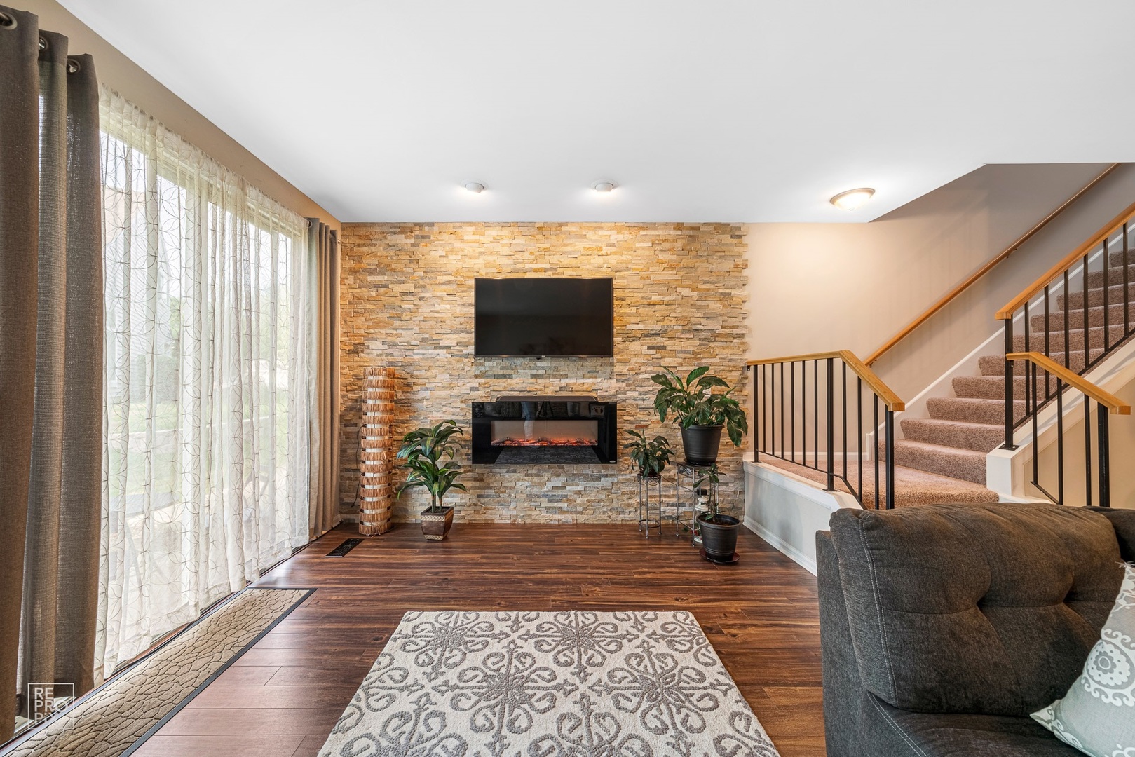 8126 Ripple Ridge Darien, IL 60561 - Photo 3 of 14