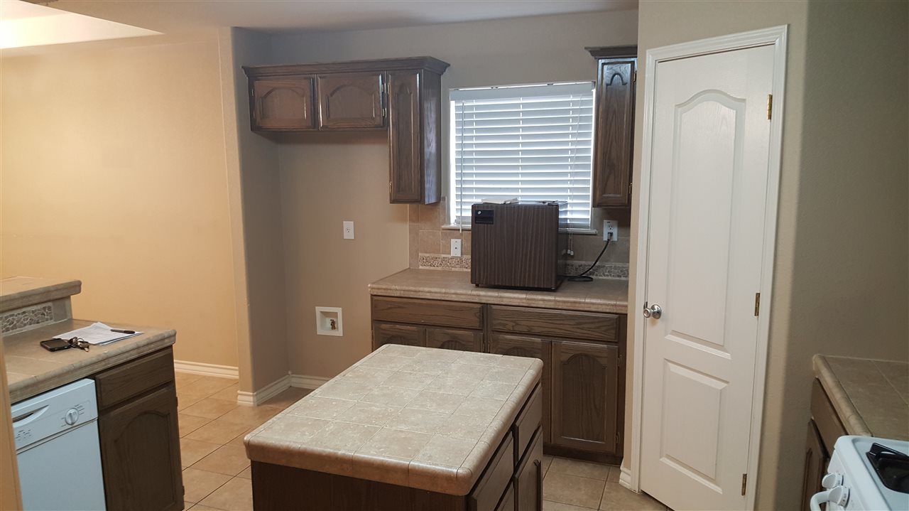 942 Witherspoon Loop Laredo, TX 78046 - Photo 2 of 10 Gallery Image 2