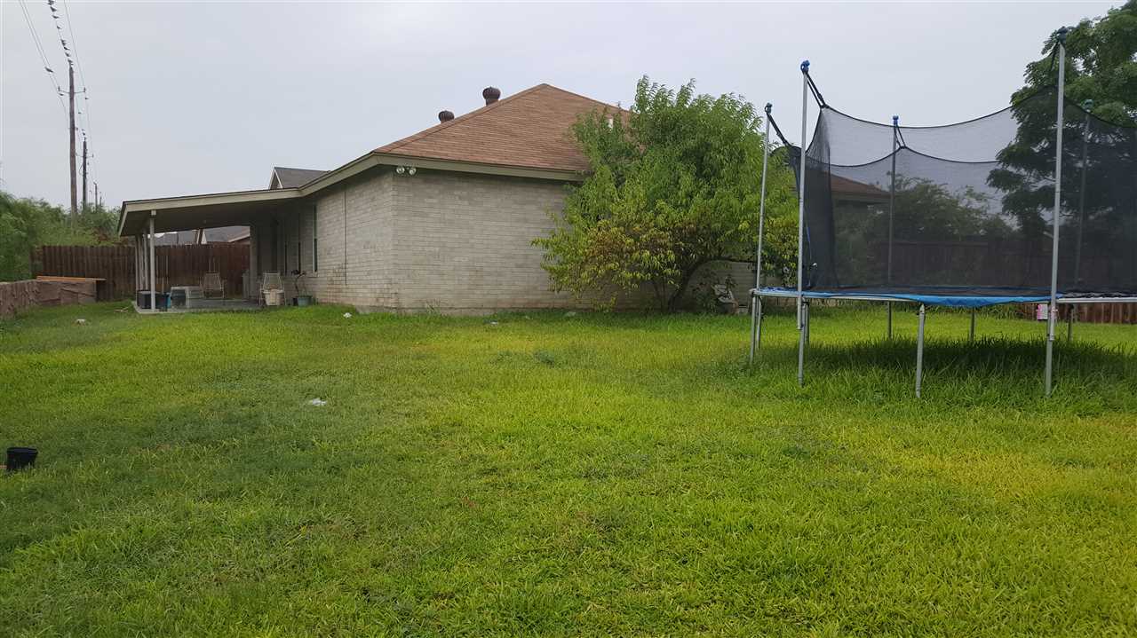 942 Witherspoon Loop Laredo, TX 78046 - Photo 6 of 10 Gallery Image 6