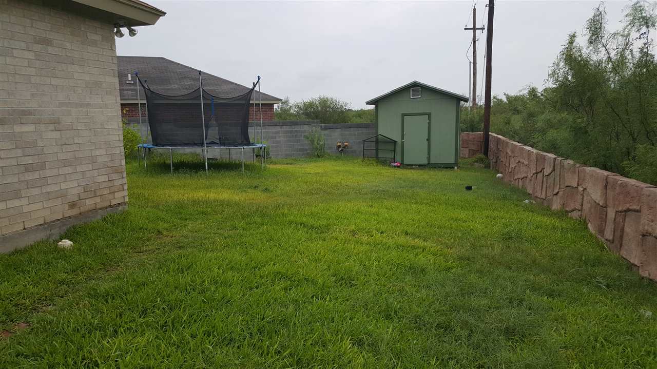 942 Witherspoon Loop Laredo, TX 78046 - Photo 8 of 10 Gallery Image 8