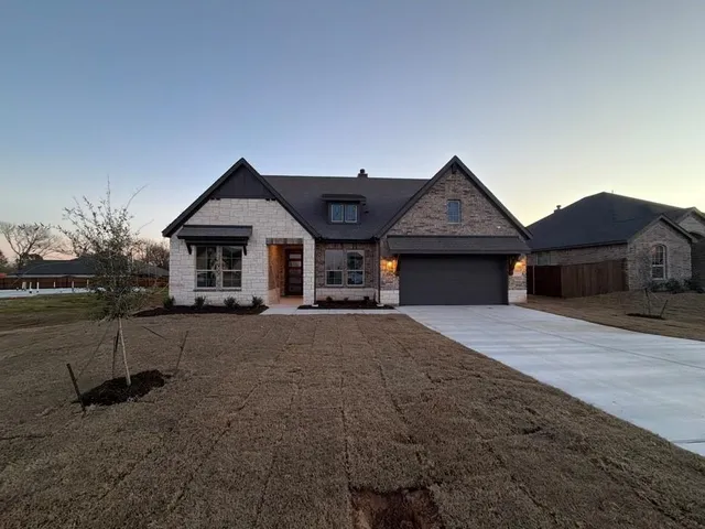 $459,900 | 1132 Trinity Drive, Springtown, TX 76082