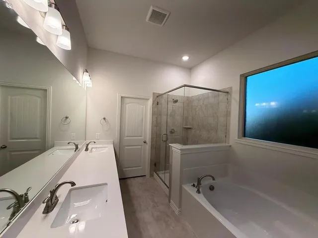 $459,900 | 1132 Trinity Drive, Springtown, TX 76082