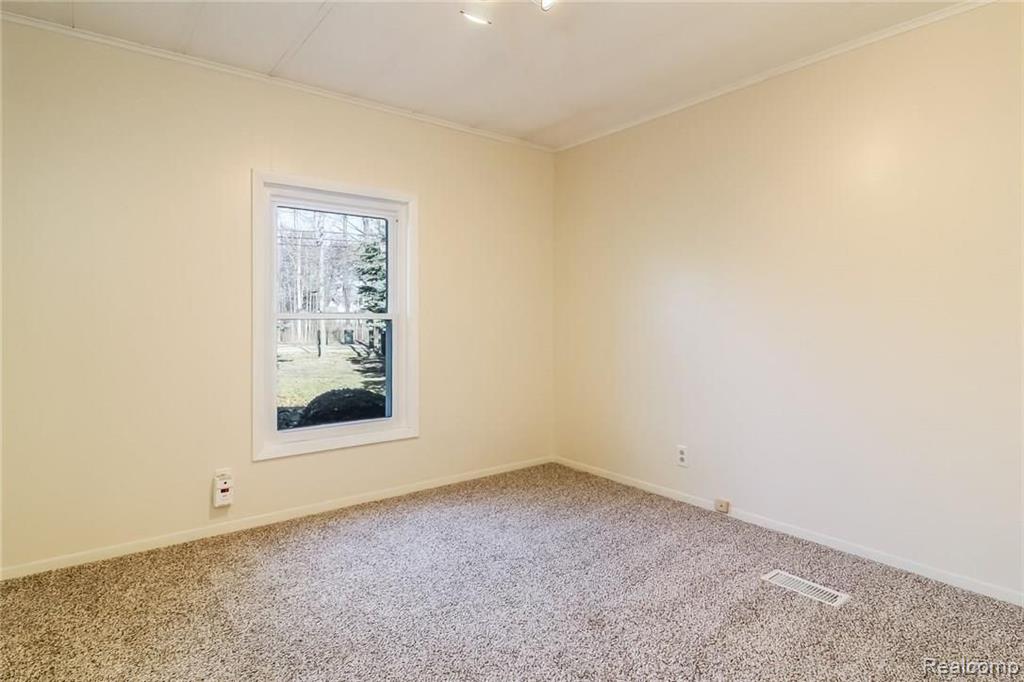 3452 Hazelton Avenue Rochester Hills, MI 48307 - Photo 14 of 23