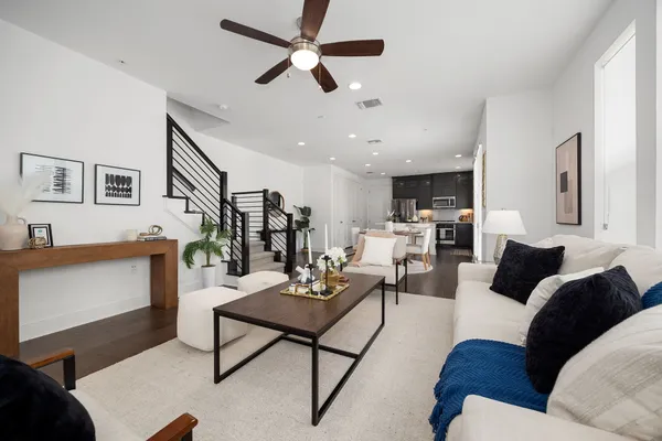 $3,900 | 2409 Simond Avenue, Unit E, Austin, TX 78723