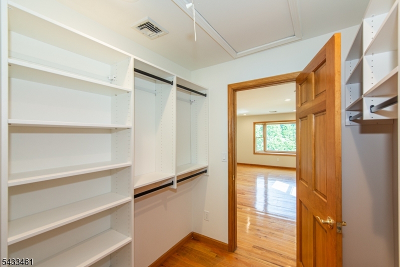 77 Rockwood Road Florham Park, NJ 07932 - Photo 33 of 47