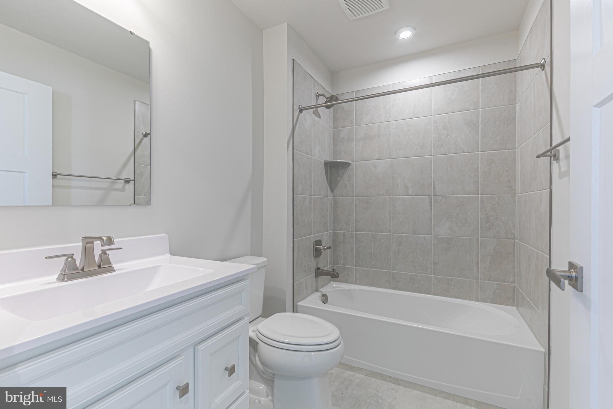 90 Tilapia Road Inwood, WV 25428 - Photo 28 of 34 Guest Bathroom