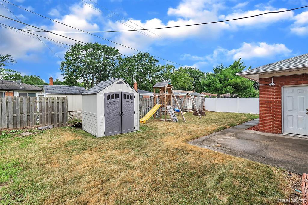 27087 Jean Road Warren, MI 48093 - Photo 36 of 36