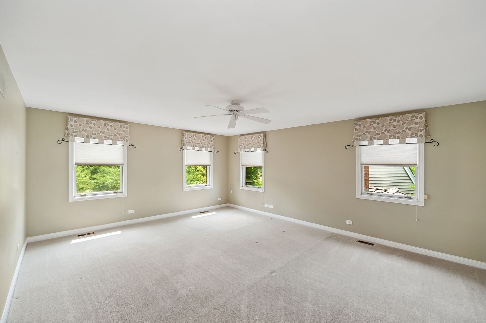 1745 Telegraph Road Bannockburn, IL 60015 - Photo 17 of 38 Gallery Image 17