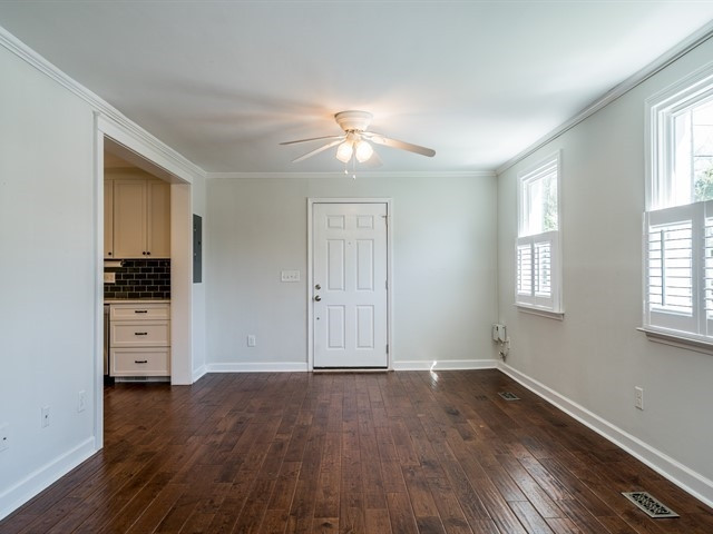 634 New Road Raleigh, NC 27608 - Photo 5 of 30 Living Room