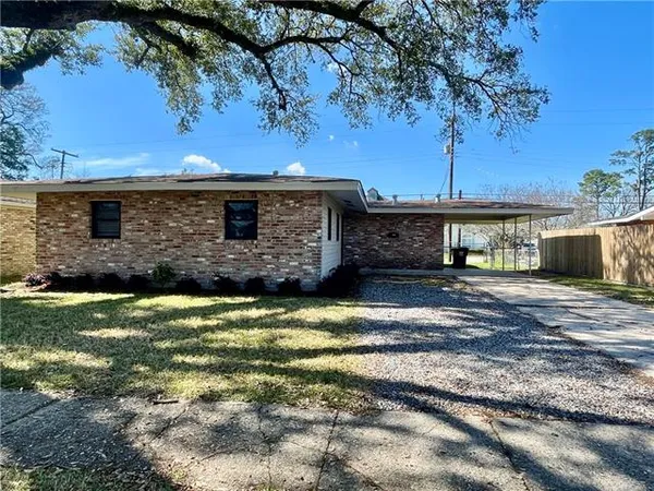 $2,000 | 554 Stratford Drive, Harahan, LA 70123