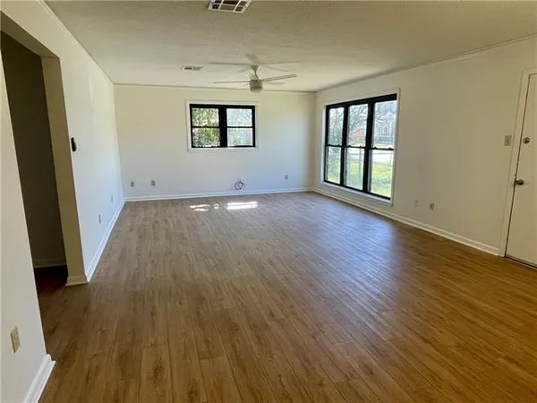 $2,000 | 554 Stratford Drive, Harahan, LA 70123