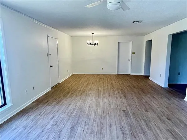 $2,000 | 554 Stratford Drive, Harahan, LA 70123