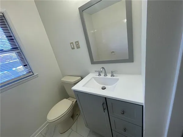 $2,000 | 554 Stratford Drive, Harahan, LA 70123