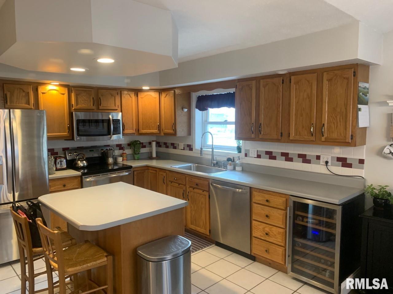 2320 Makemie Avenue Springfield, IL 62704 - Photo 4 of 24