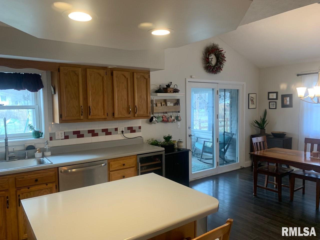 2320 Makemie Avenue Springfield, IL 62704 - Photo 5 of 24