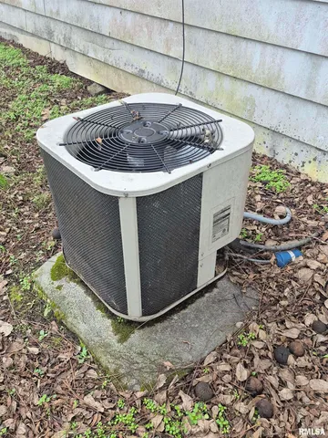 $42,500 | 117 Monroe Street, Golconda, IL 62938