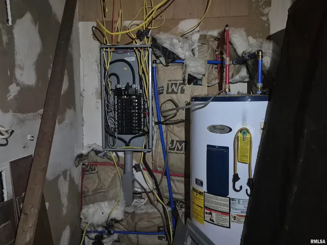 $42,500 | 117 Monroe Street, Golconda, IL 62938