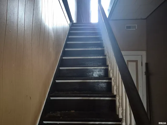 $42,500 | 117 Monroe Street, Golconda, IL 62938