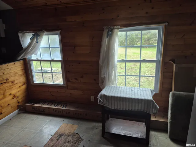 $42,500 | 117 Monroe Street, Golconda, IL 62938