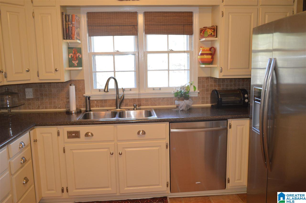 3936 Forest Avenue Birmingham, AL 35213 - Photo 3 of 45