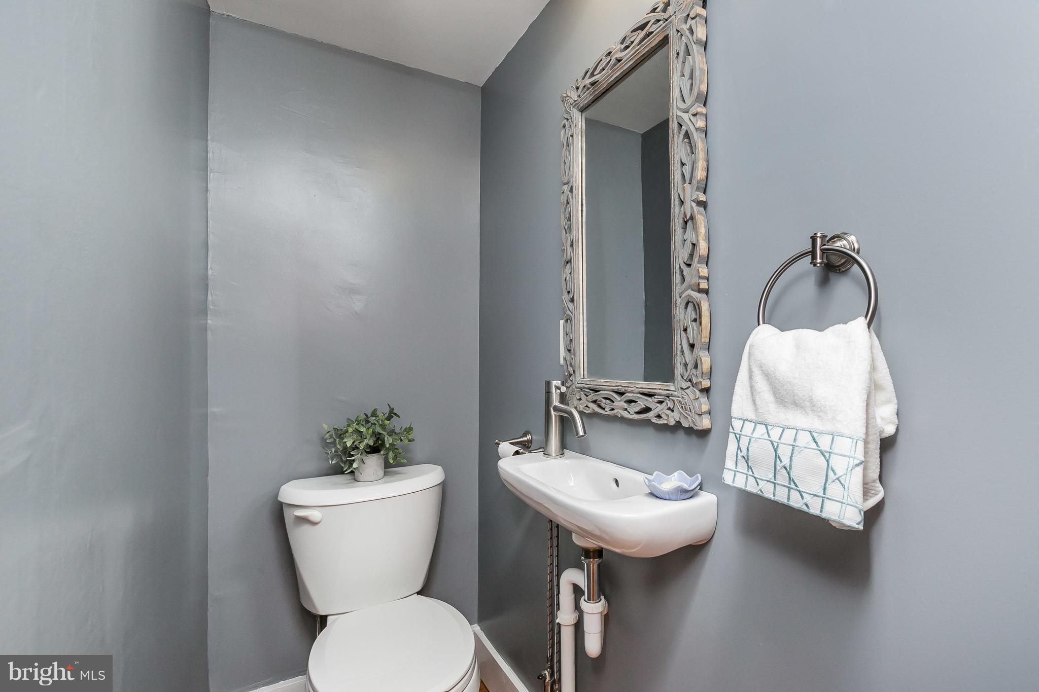 3236 Keswick Road Baltimore, MD 21211 - Photo 7 of 37 Half Bathroom