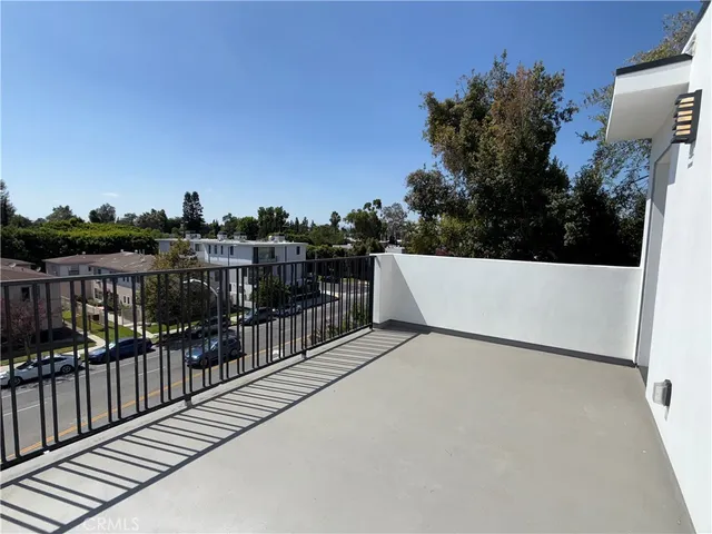 a view of terrace with city view