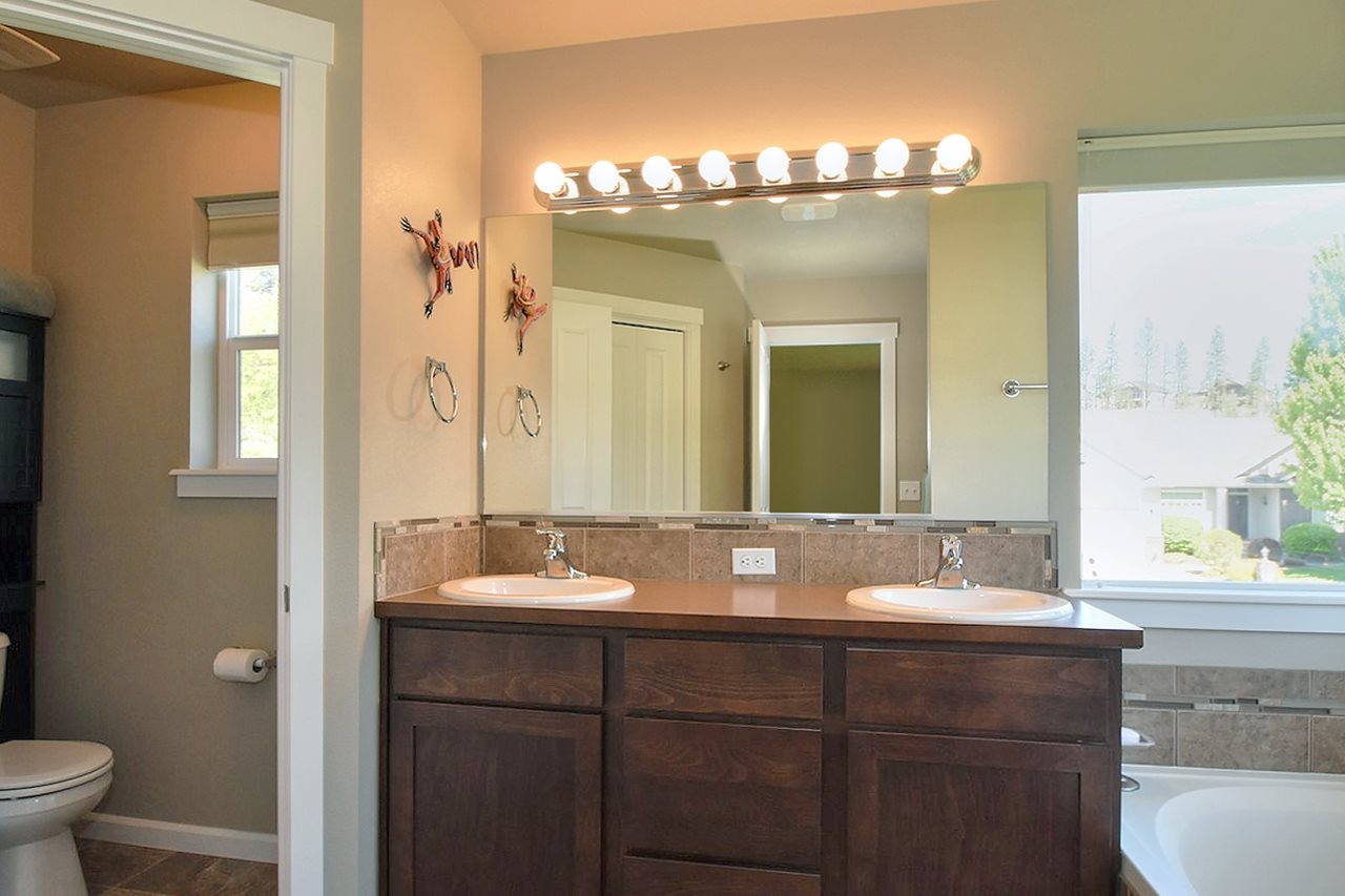 716 Erica Court Spokane, WA 99208 - Photo 10 of 20 Gallery Image 10