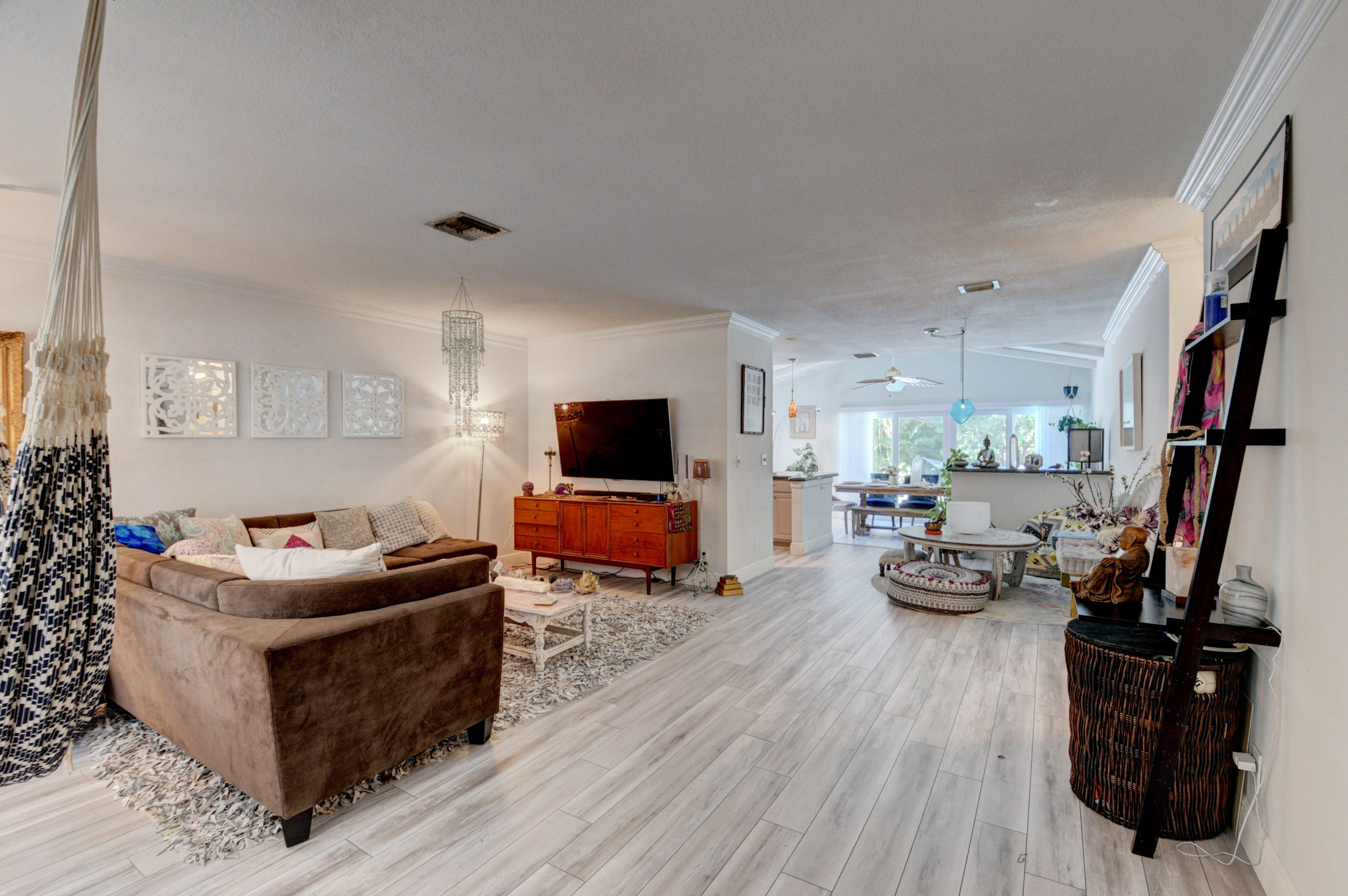 2802 Dunlin Road Delray Beach, FL 33444 - Photo 5 of 37 19_dsc_4887_88_89_90_91