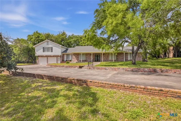 $349,900 | 15 Jade Drive, Victoria, TX 77904