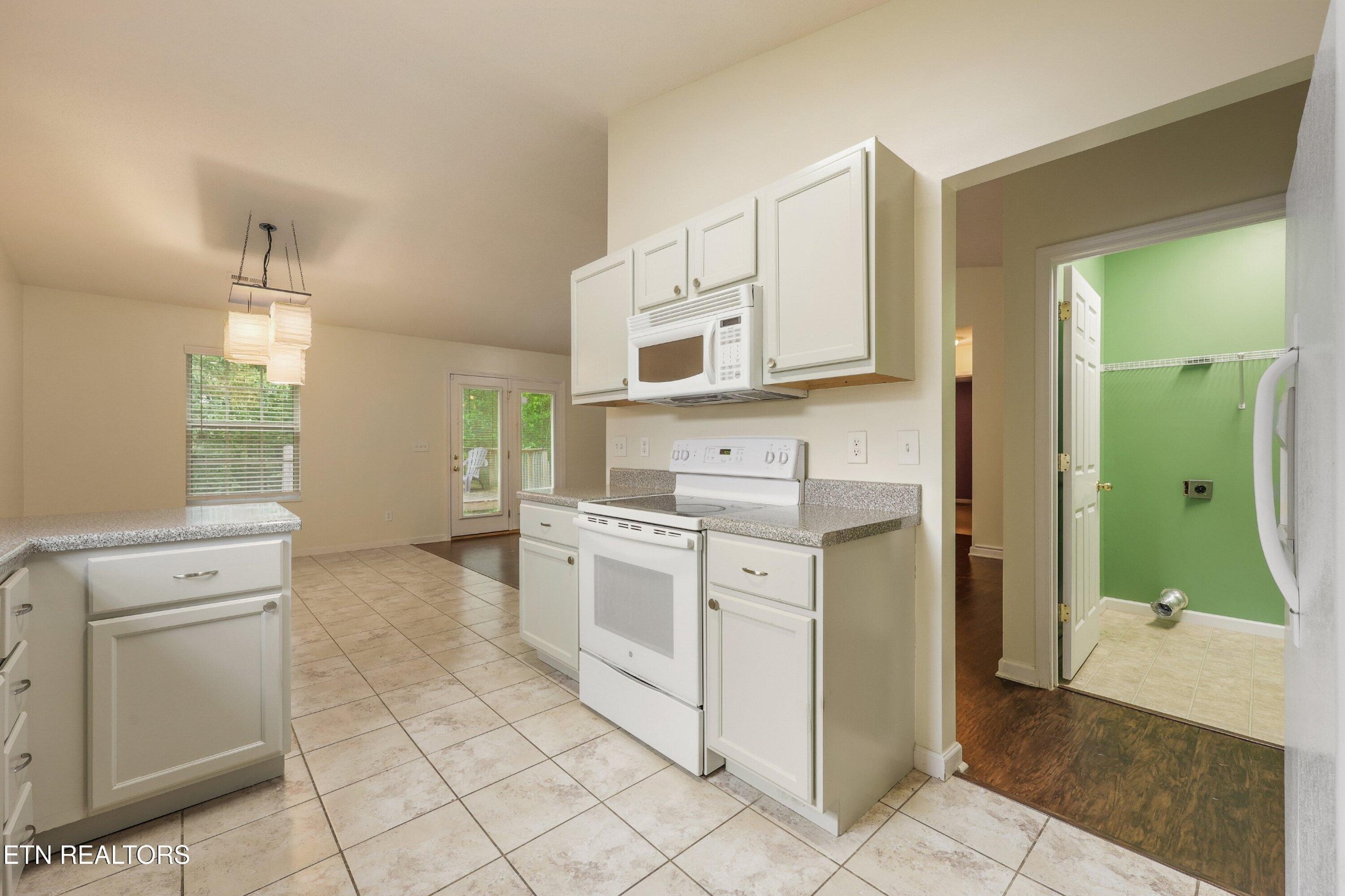 6626 Hugh Willis Road Powell, TN 37849 - Photo 10 of 26