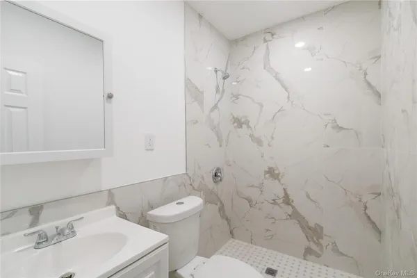 $2,800 | 21-29 Audrey Avenue, Unit D, Oyster Bay, NY 11771