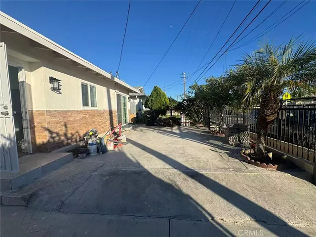 a view of a house with a outdoor space