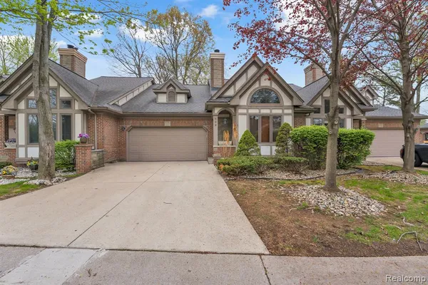 $369,900 | 852 North Beech Daly Road, Dearborn Heights, MI 48127