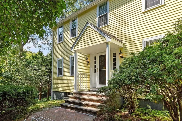 $1,074,500 | 27 Lincoln Drive, Acton, MA 01720