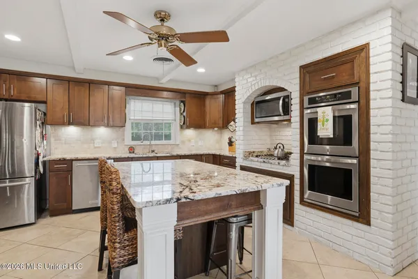 $325,000 | 125 Poinciana Drive, Jackson, MS 39211